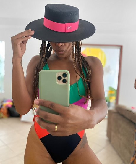 kurvige milf-onlyfans kostenlose hd foto