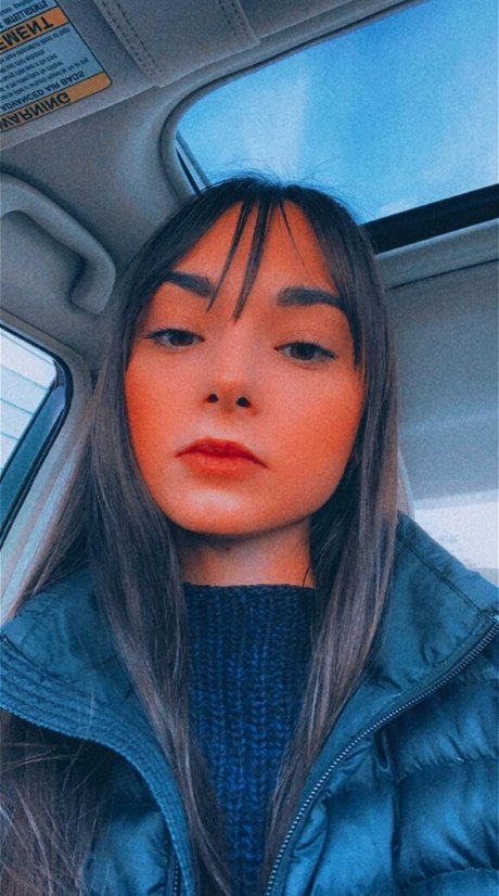 Emma Lilly akt bilder