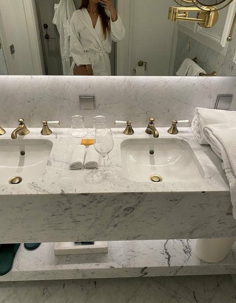 zierliche asiatische onlyfans top nackt galerie