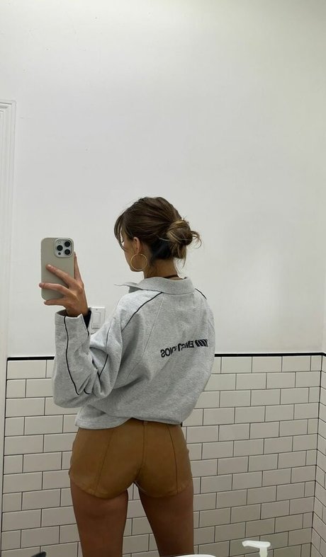 ungeschnittene onlyfans hübsche kunst archiv