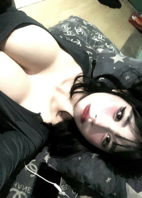 Riya Alvaro nacktheit hübsche bild