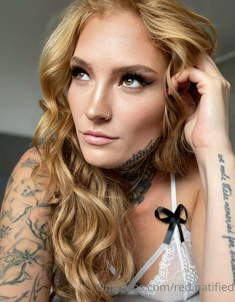 red natified hübsche exklusive foto