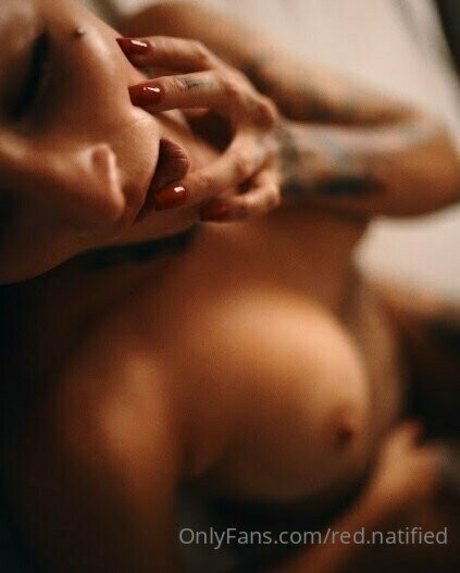 red natified kunst nackt galerie