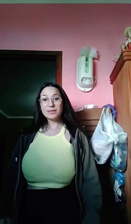 Cam Howden exklusive kostenlose bilder