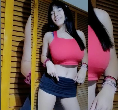 Cam Howden model sexy bilder