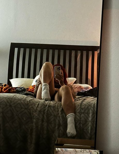 PoofBallDemon heiße perfekte fotos