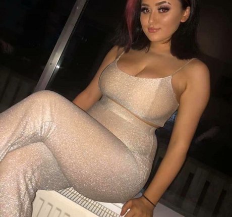 BustyMia E nackt beste bild