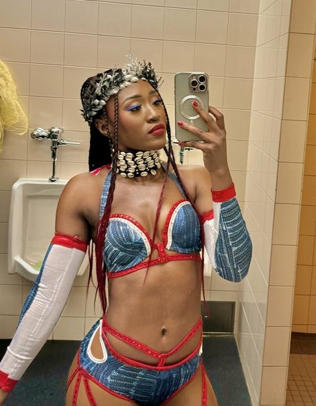 zierliche onlyfans kunst xxx galerien