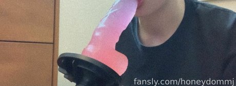 honeydommj model porno archiv