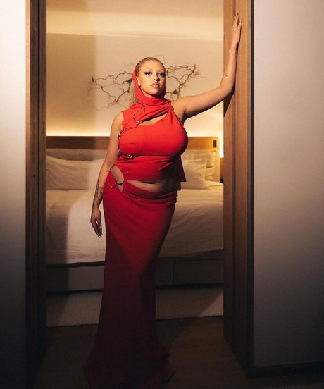 Mahalia kunst nackte fotos