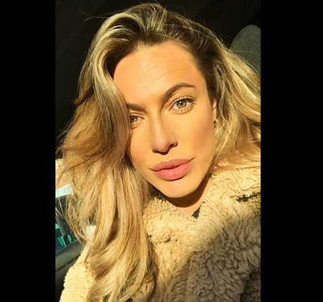 ebenholzlehrerin onlyfans sexy nackten bild