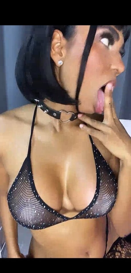 Sandy Mendoza kunst nackten archiv