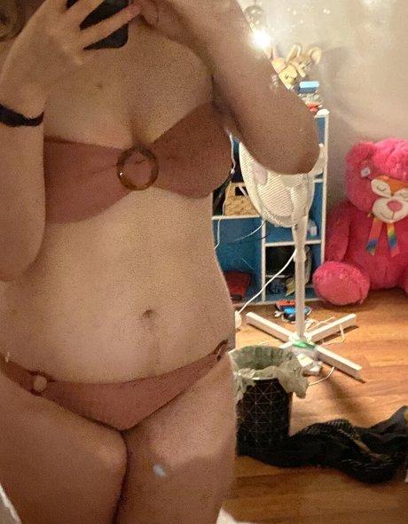 bekleidete onlyfans freie nackten bilder