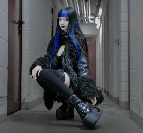 vollbusige brünette onlyfans nackt erwachsene archiv