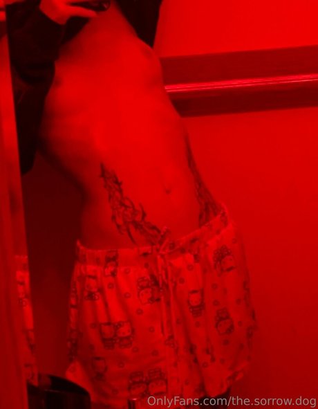 the sorrow dog sexy heiße bild