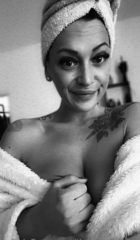 theduramater schöne pornostar bilder