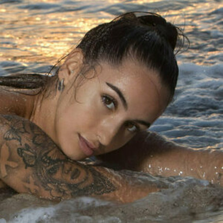 marinisfree schauspielerin erotische fotos