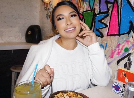 Wendy Alcala freie top bild