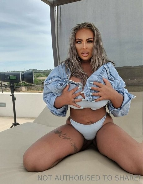 stiefschwester onlyfans nackt freie archiv