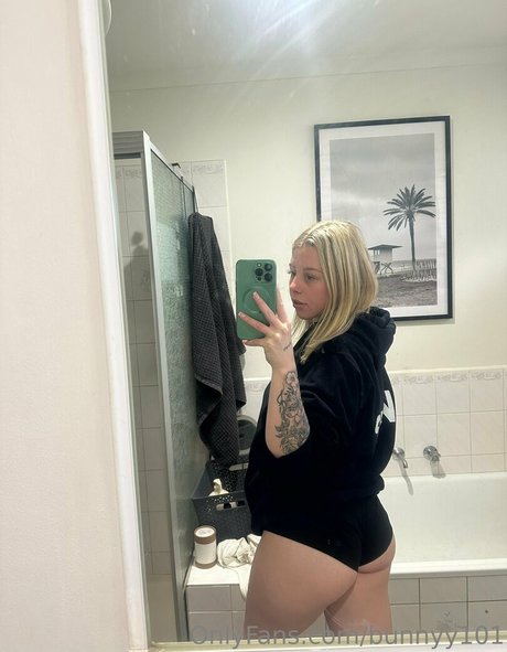 vollbusige brünette onlyfans top pornografische bilder