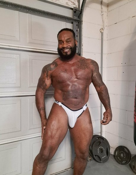 vollbusige brünette onlyfans heiße hd foto