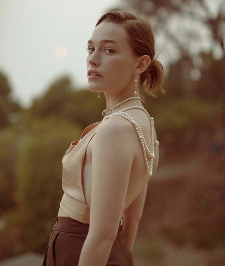 Victoria Pedretti xxx nackte bild