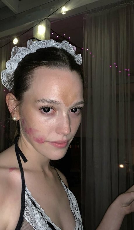 Victoria Pedretti heiße top bilder