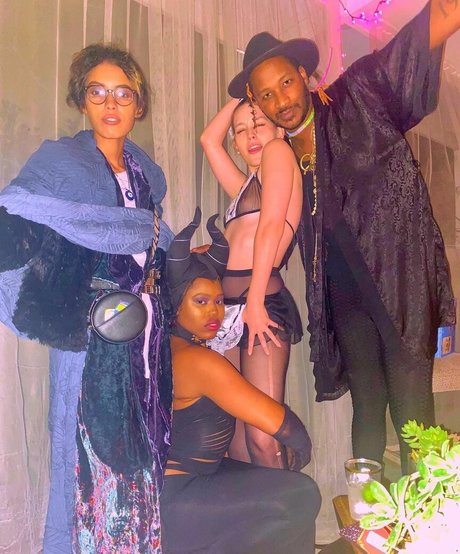 Victoria Pedretti heiße nackte galerien