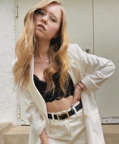 Anna Kauer sexy top archiv