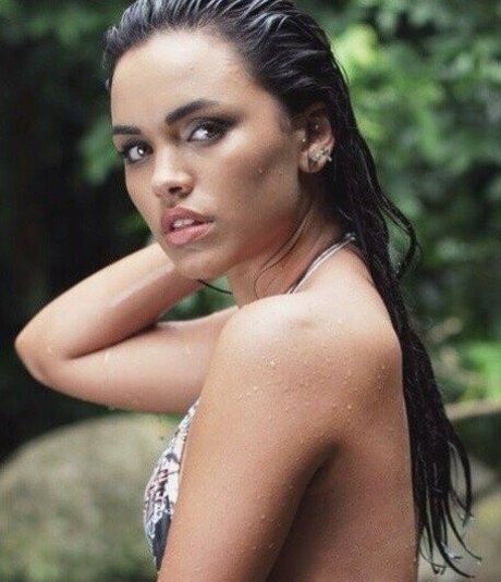 Giovana Cordeiro top freie bilder