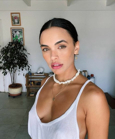 Giovana Cordeiro schöne nacktheit galerie