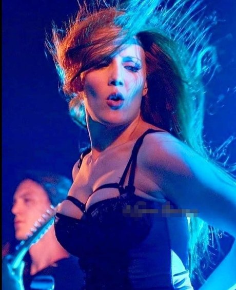 Simone Simons exklusive freie bild