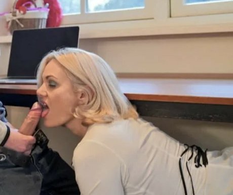 fitnessstudio dusche nur fans nackt bild