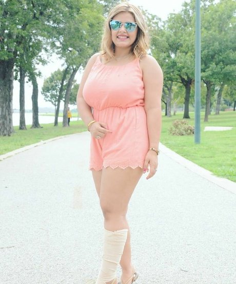 Akankshya Rijal sexy erwachsene galerie