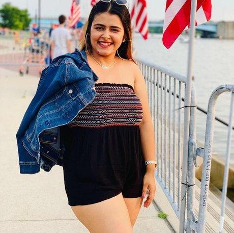 Akankshya Rijal freie akt galerien