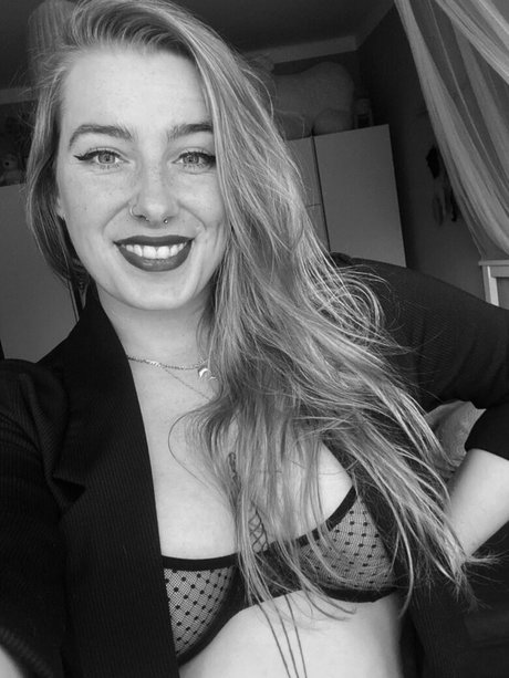 Blondinbelka xxx kunst bild