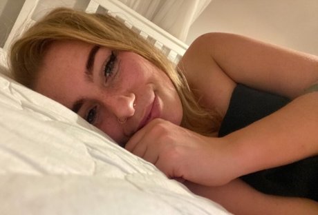 Blondinbelka erotische nackt bilder