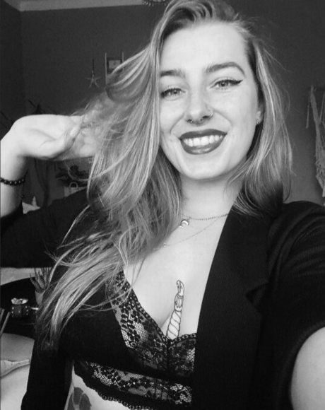 Blondinbelka exklusive nacktheit foto