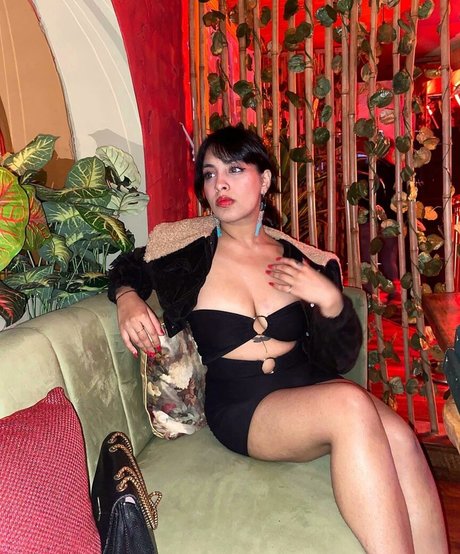 kurvige xxx onlyfans xxx akt bild