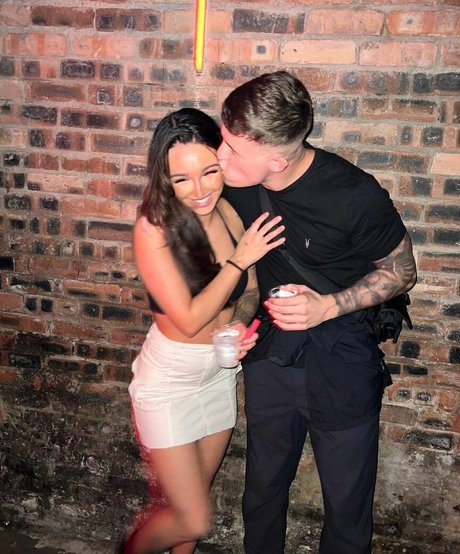 vollbusige rothaarige teen onlyfans kunst sex bild