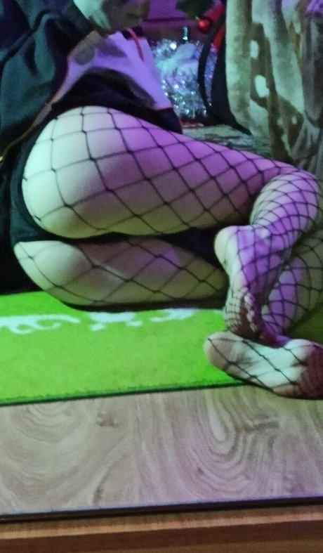 tonechkaa schauspielerin erwachsene fotos