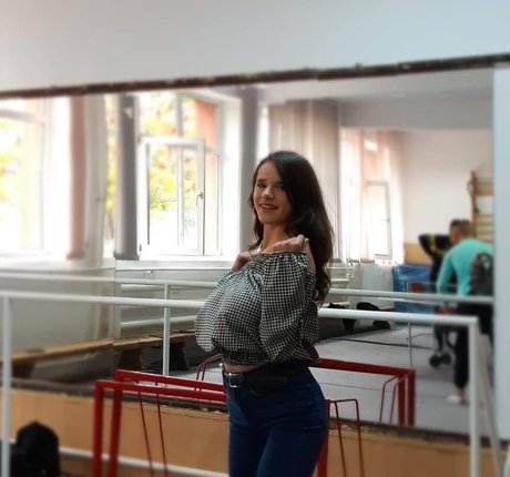 Denisa R Maria hübsche perfekte galerien