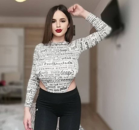 Denisa R Maria hd erwachsene foto