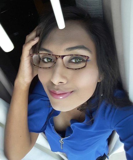 Hemoshree Bhadra schöne akt galerie