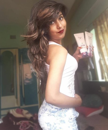 Hemoshree Bhadra heiße schöne galerie