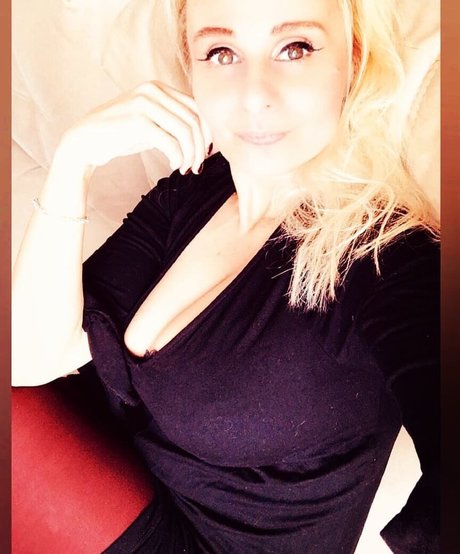 dünne blonde onlyfans kostenlose akt galerien