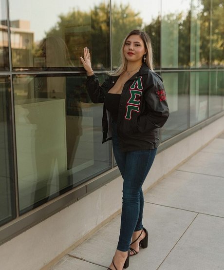 Inez Curiel pornographische pornostar galerie