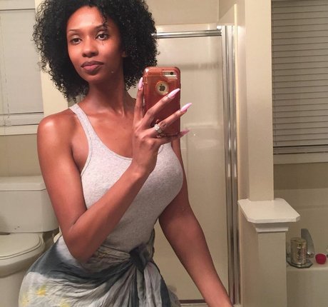 Six The Goddis pornostar heiße bilder