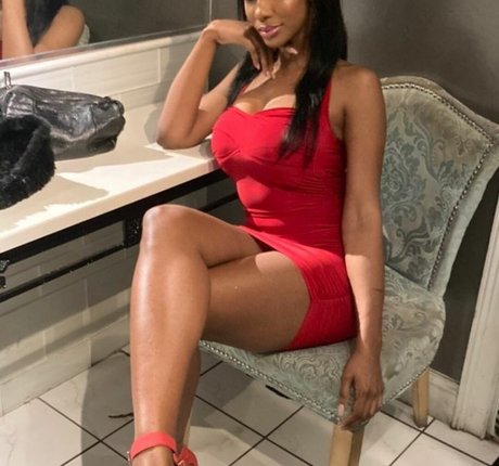 Six The Goddis perfekte heiße bild