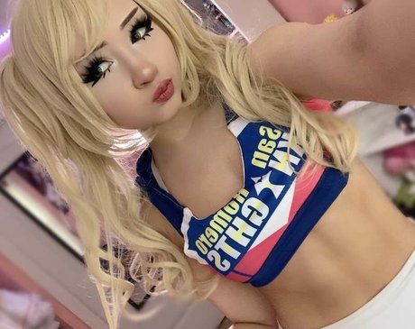 Kora aura hübsche nackten foto